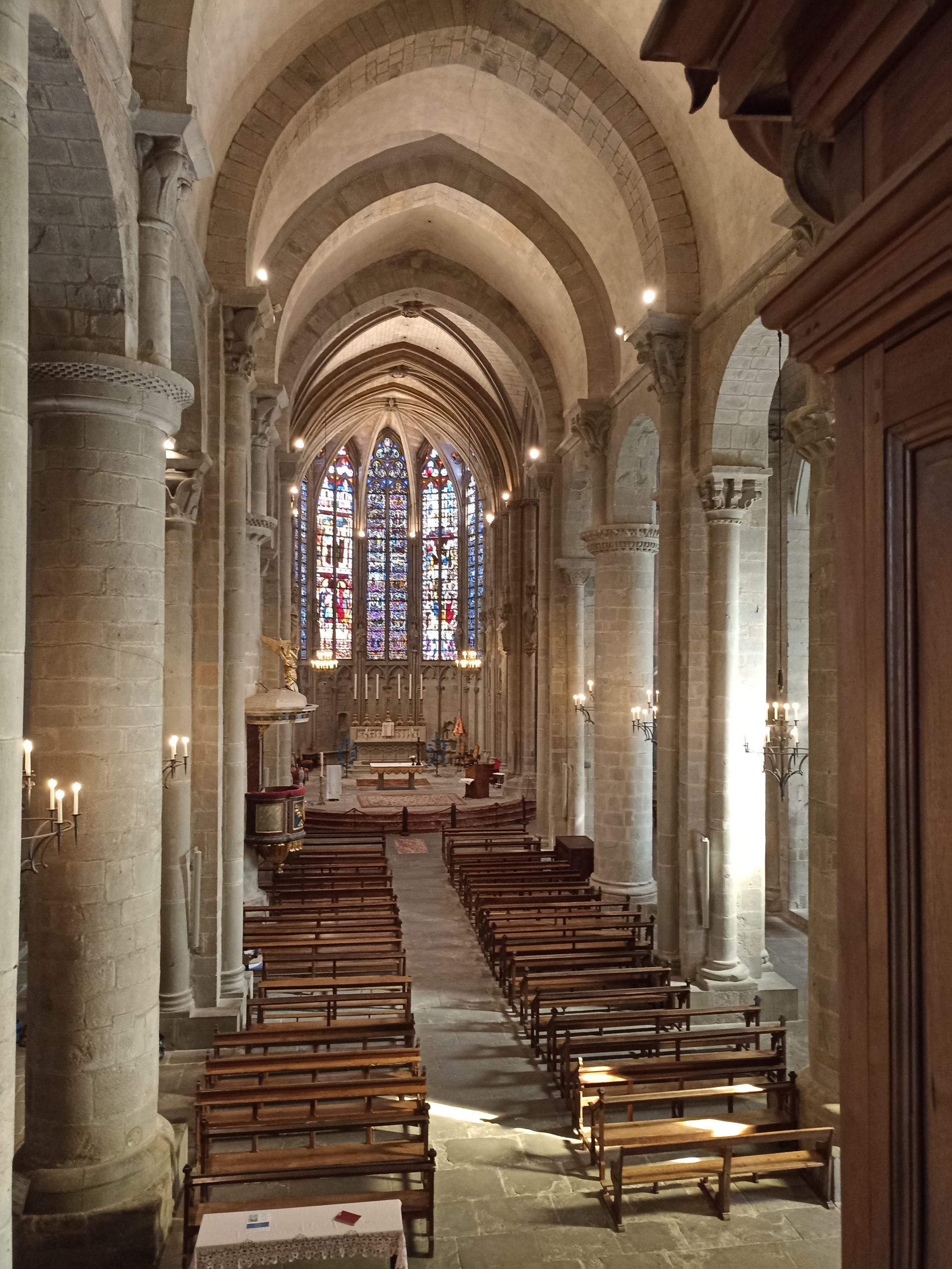 Nettoyage de la Basilique Saint-Nazaire par nos équipes !